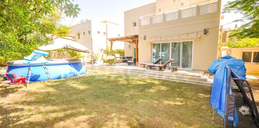 Villa in Meadows, Dubai 4 bedrooms, 334.4 sq.m. № 6954