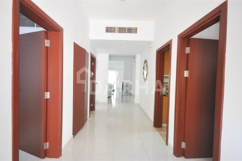 Villa in Meadows, Dubai 4 bedrooms, 334.4 sq.m. № 6954 - photo 4