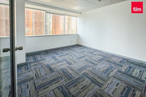 Office in Sheikh Zayed Road, Dubai 178.9 sq.m. № 9454 - photo 16