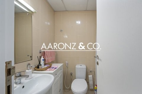 Apartamento en Jumeirah Lake Towers, Dubai, 2 dormitorios, 89.4 m², № 78332 - foto 11