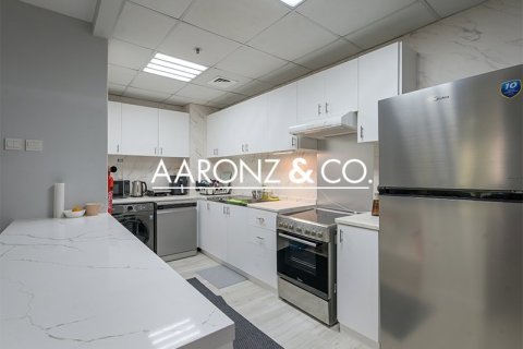 Apartamento en Jumeirah Lake Towers, Dubai, 2 dormitorios, 89.4 m², № 78332 - foto 10