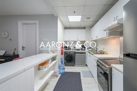 Apartamento en Jumeirah Lake Towers, Dubai, 2 dormitorios, 89.4 m², № 78332 - foto 9