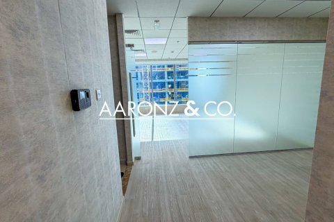 Oficina en Business Bay, Dubai, 69.8 m², № 78334 - foto 8