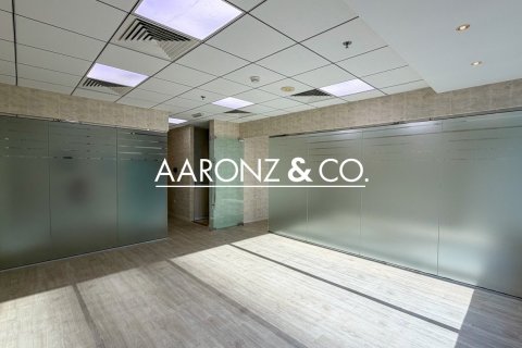 Oficina en Business Bay, Dubai, 69.8 m², № 78334 - foto 5