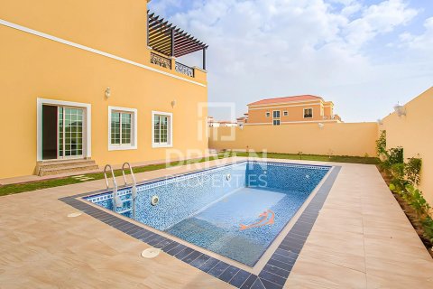 Villa en The Villa, Dubai, 5 dormitorios, 418 m², № 20269 - foto 9