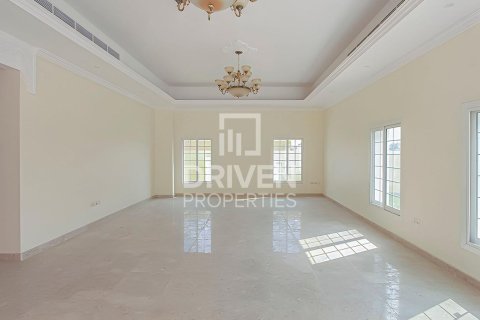 Villa en The Villa, Dubai, 5 dormitorios, 418 m², № 20269 - foto 1