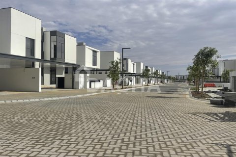 Villa à Murooj Al Furjan, Al Furjan, Dubai, 4 chambres, 325.2 m², № 6913 - photo 4