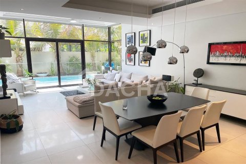 Villa à DAMAC Hills (Akoya by DAMAC), Dubai, 5 chambres, 392.5 m², № 6930 - photo 1