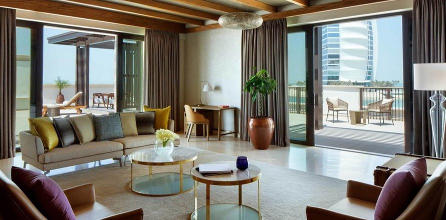 Apartment in MADINAT JUMEIRAH LIVING in Umm Suqeim, Dubai 4 bedrooms, 280 sq.m. № 29733