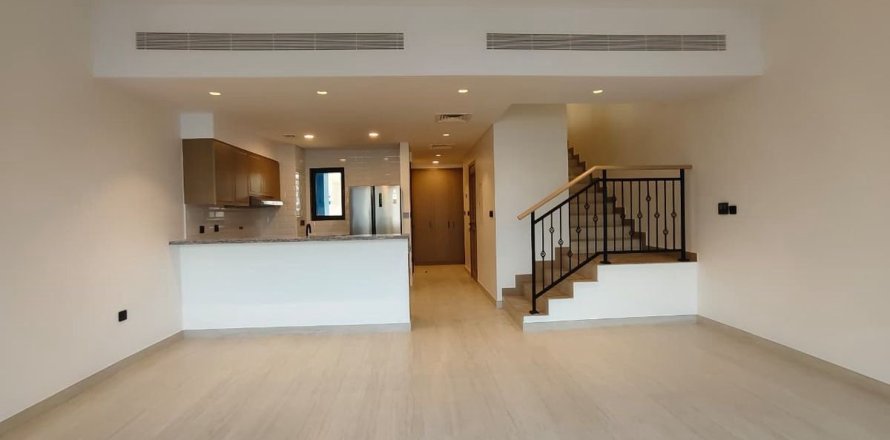 Adosado en Dubai, 4 dormitorios, 144 m², № 137679