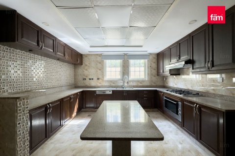 Villa à Dubai, 5 chambres, 740 m², № 50781 - photo 4