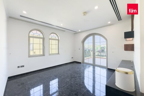 Villa à Dubai, 5 chambres, 740 m², № 50781 - photo 15