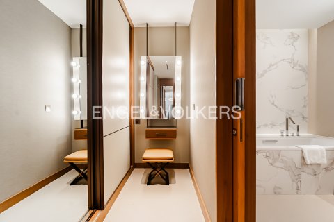 Купить квартиру в Даунтаун Дубай (Даунтаун Бурдж Дубай), Дубай: 3 спальни, 146м², № 97234 - фото 11