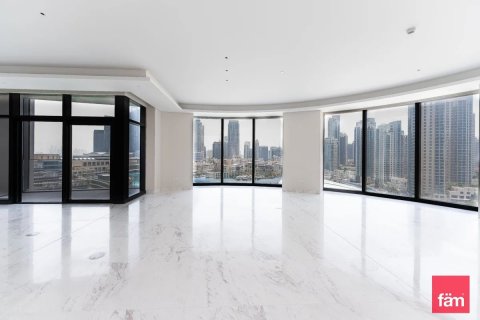 Apartment in Dubai 4 bedrooms, 484.2 sq.m. № 10633 - photo 1