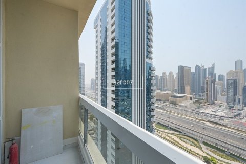 Apartment in Jumeirah Lake Towers, Dubai 2 bedrooms, 72 sq.m. № 46615 - photo 13