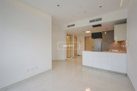 Apartment in Jumeirah Lake Towers, Dubai 2 bedrooms, 72 sq.m. № 46615 - photo 7
