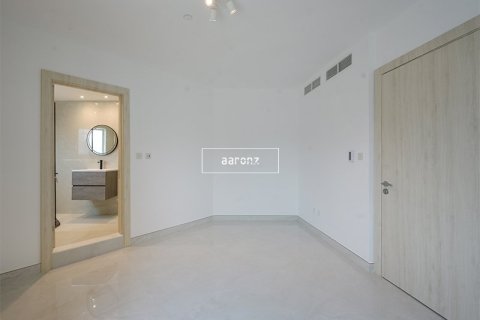 Apartment in Jumeirah Lake Towers, Dubai 2 bedrooms, 72 sq.m. № 46615 - photo 4