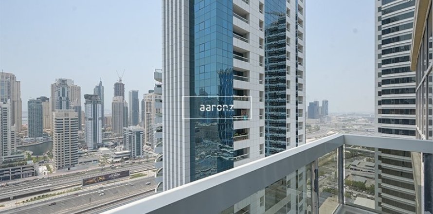 Apartment in Jumeirah Lake Towers, Dubai 2 bedrooms, 72 sq.m. № 46615