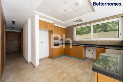 Villa en Jumeirah Park, Dubai, 4 dormitorios, 510 m², № 22110 - foto 12