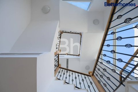 Villa en Jumeirah Park, Dubai, 4 dormitorios, 510 m², № 22110 - foto 13