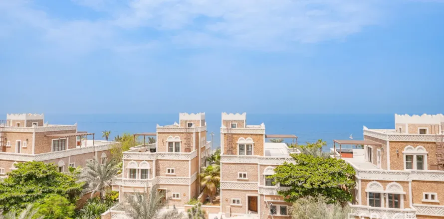 Appartement à Palm Jumeirah, Dubai, 2 chambres, 178 m², № 62984