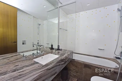 Apartment in DAMAC HEIGHTS in Dubai Marina, Dubai 1 bedroom, 64 sq.m. № 62986 - photo 9