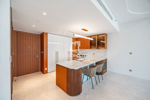 Apartment in Palm Jumeirah, Dubai 2 bedrooms, 136 sq.m. № 8813 - photo 3