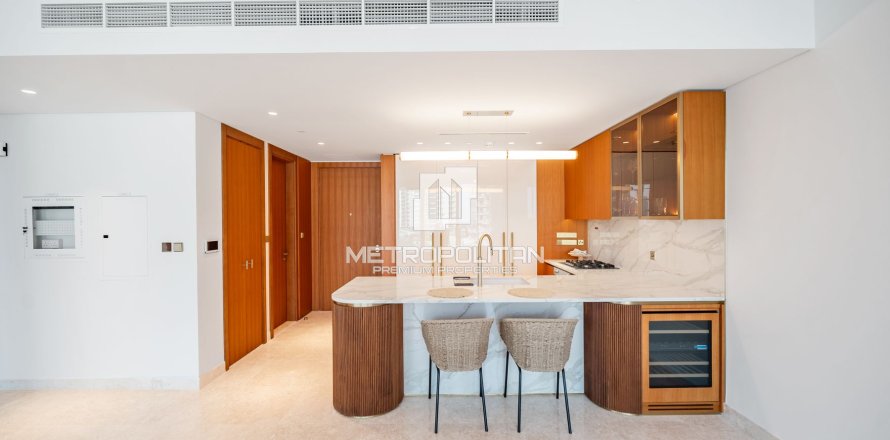 Apartment in Palm Jumeirah, Dubai 2 bedrooms, 136 sq.m. № 8813