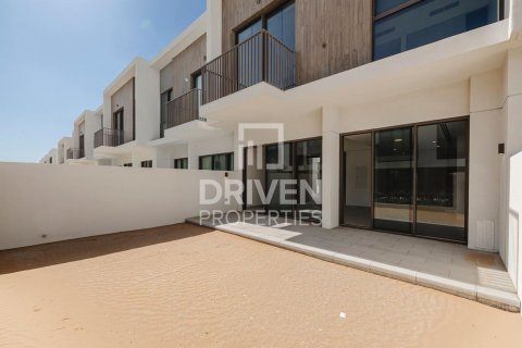 Villa in The Valley, Dubai 3 bedrooms, 174.01 sq.m. № 138375 - photo 18
