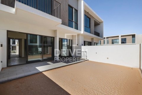 Villa in The Valley, Dubai 3 bedrooms, 174.01 sq.m. № 138375 - photo 17