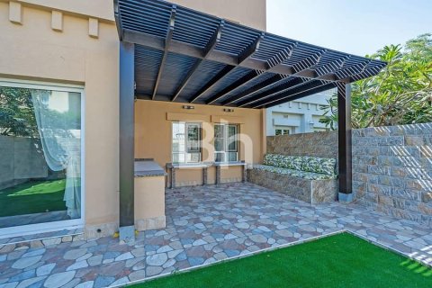 Villa en The Lakes, Dubai, 4 dormitorios, 264 m², № 22004 - foto 1