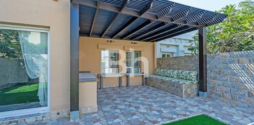 Villa en The Lakes, Dubai, 4 dormitorios, 264 m², № 22004