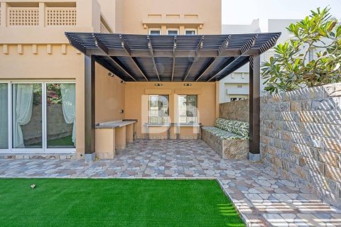 Villa en The Lakes, Dubai, 4 dormitorios, 264 m², № 22004 - foto 25