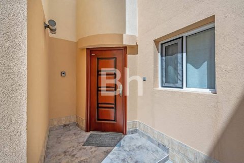 Villa en The Lakes, Dubai, 4 dormitorios, 264 m², № 22004 - foto 30