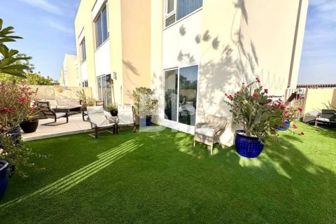 Apartamento en Dubai South (Dubai World Central), Dubai, 3 dormitorios, 274 m², № 22008 - foto 1
