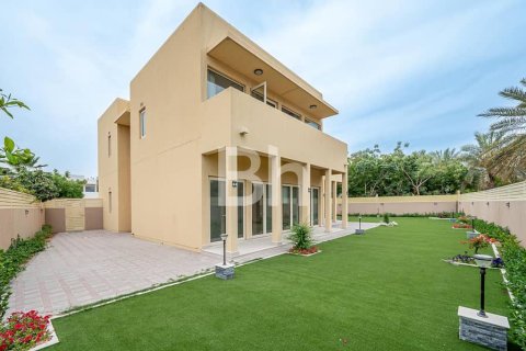 Villa à Arabian Ranches, Dubai, 5 chambres, 790 m², № 22006 - photo 1