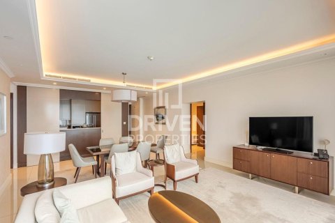 Apartamento en The Address Residence Fountain Views, Downtown Dubai (Downtown Burj Dubai), Dubai, 3 dormitorios, 202.71 m², № 128147 - foto 4