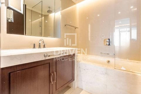 Apartamento en The Address Residence Fountain Views, Downtown Dubai (Downtown Burj Dubai), Dubai, 3 dormitorios, 202.71 m², № 128147 - foto 15