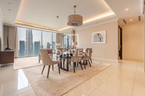 Apartamento en The Address Residence Fountain Views, Downtown Dubai (Downtown Burj Dubai), Dubai, 3 dormitorios, 202.71 m², № 128147 - foto 1