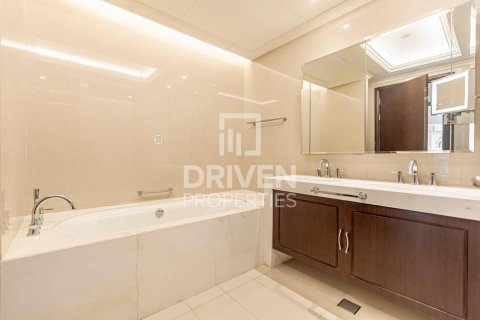Apartamento en The Address Residence Fountain Views, Downtown Dubai (Downtown Burj Dubai), Dubai, 3 dormitorios, 202.71 m², № 128147 - foto 14