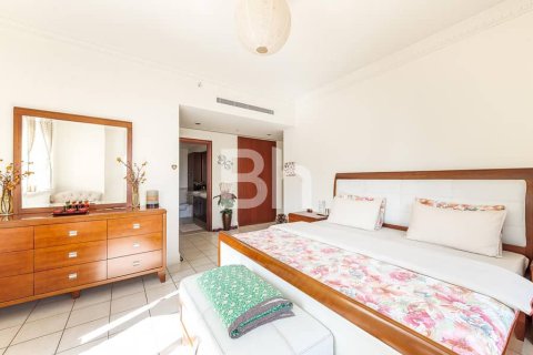 Apartment in Dubai Marina, Dubai 4 bedrooms, 270 sq.m. № 25039 - photo 10