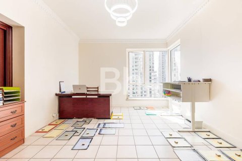 Apartment in Dubai Marina, Dubai 4 bedrooms, 270 sq.m. № 25039 - photo 15