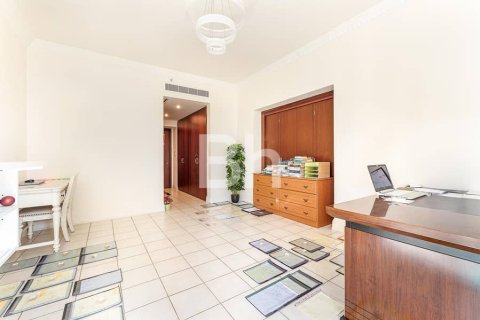 Apartment in Dubai Marina, Dubai 4 bedrooms, 270 sq.m. № 25039 - photo 14