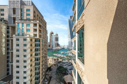 Apartment in Dubai Marina, Dubai 4 bedrooms, 270 sq.m. № 25039 - photo 1