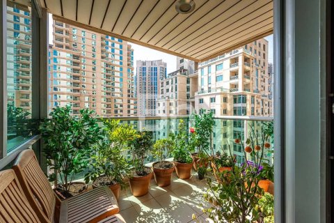 Apartment in Dubai Marina, Dubai 4 bedrooms, 270 sq.m. № 25039 - photo 13