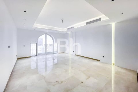 Снять в аренду виллу в Аль-Хаваниже, Дубай: 5 спален, 1398м², № 21109 - фото 6
