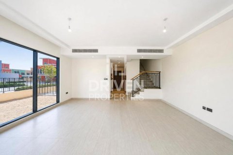 Townhouse in Damac Lagoons, Dubai 5 bedrooms, 219.62 sq.m. № 140743 - photo 2