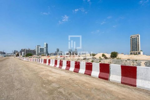 Land in Dubai 2091.9 sq.m. № 140750 - photo 8
