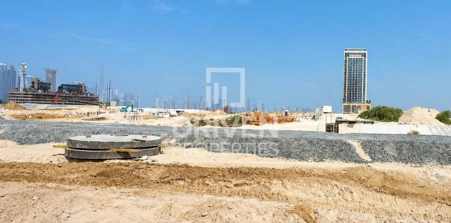 Land in Dubai 2091.9 sq.m. № 140750