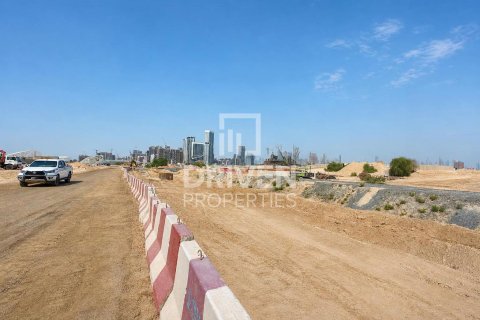 Land in Dubai 2091.9 sq.m. № 140750 - photo 9